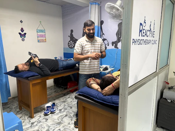 Treatment rooms inside Reactive Physiotherapy Clinic, Vaishali